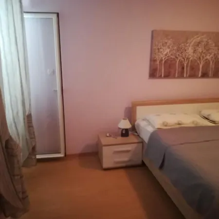 Roncevic Apartment *