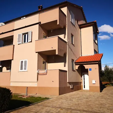 Roncevic Apartment *