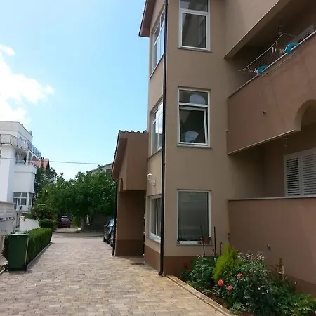 Roncevic Apartment