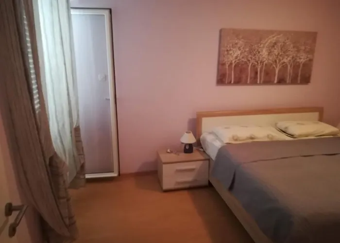 Roncevic Apartment *