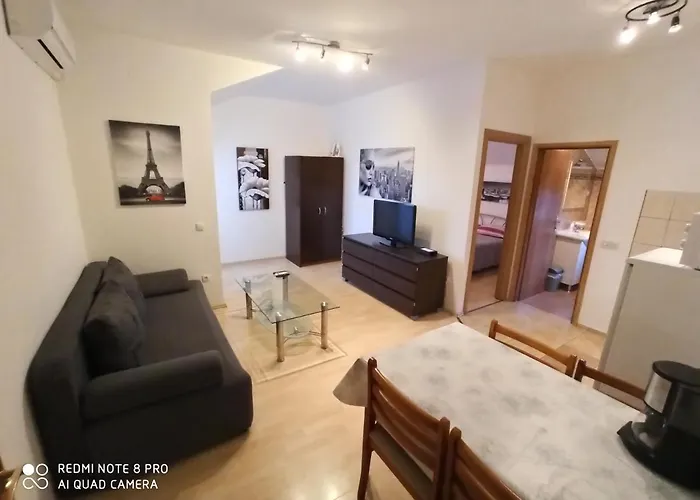 Roncevic アパート *